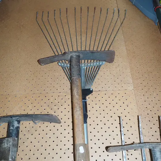 leaf rake, grubber