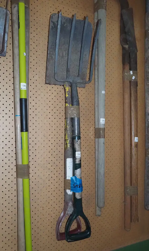 garden spade and fork Image 1++