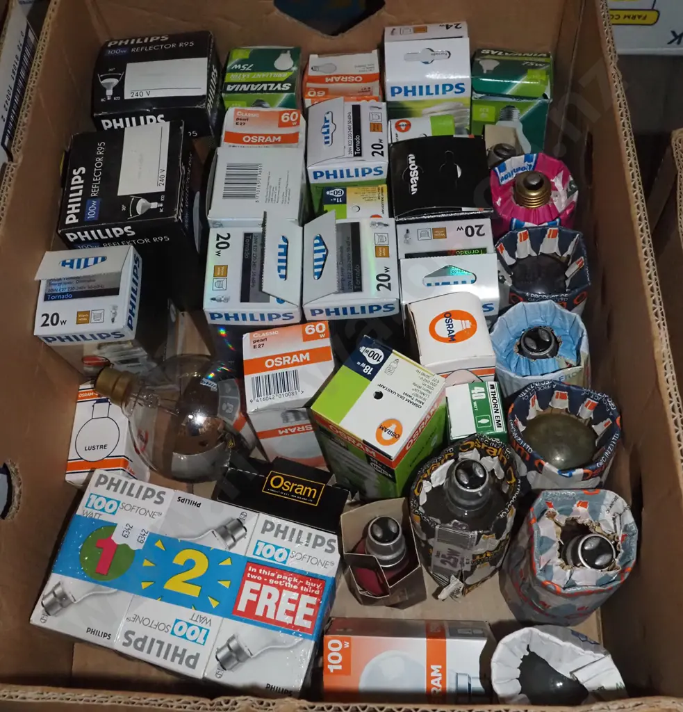 box of light bulbs Image 1++