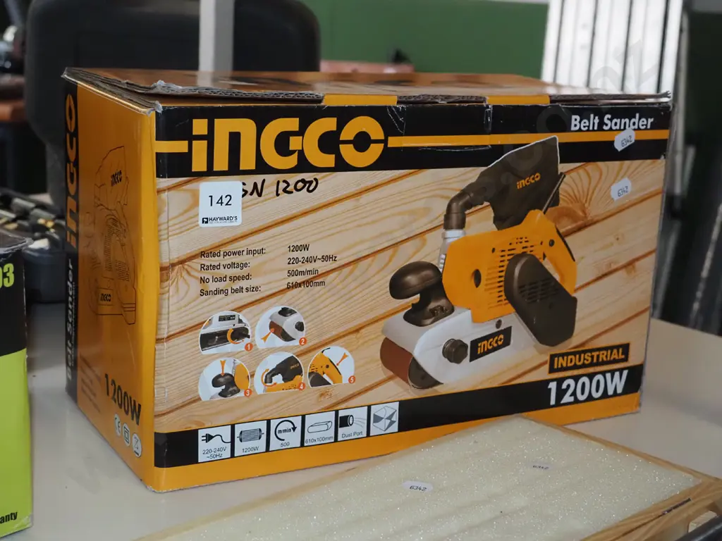 as-new boxed Ingco 1200W belt sander Image 1++