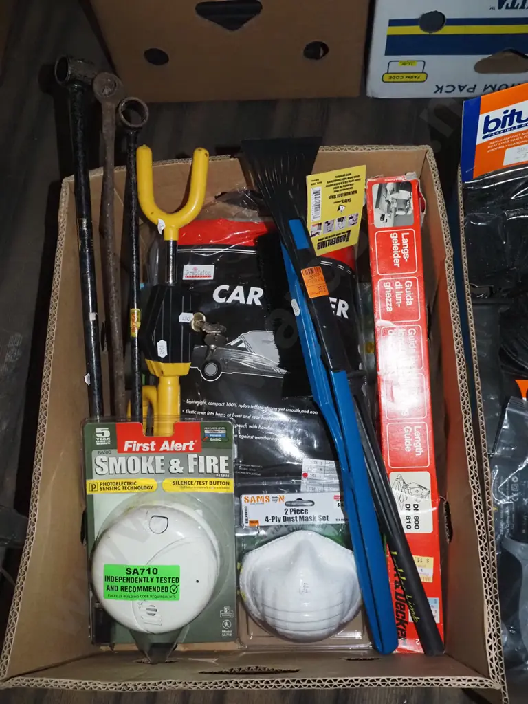 box; car steering wheel lock, car cover, ice scraper etc Image 1++