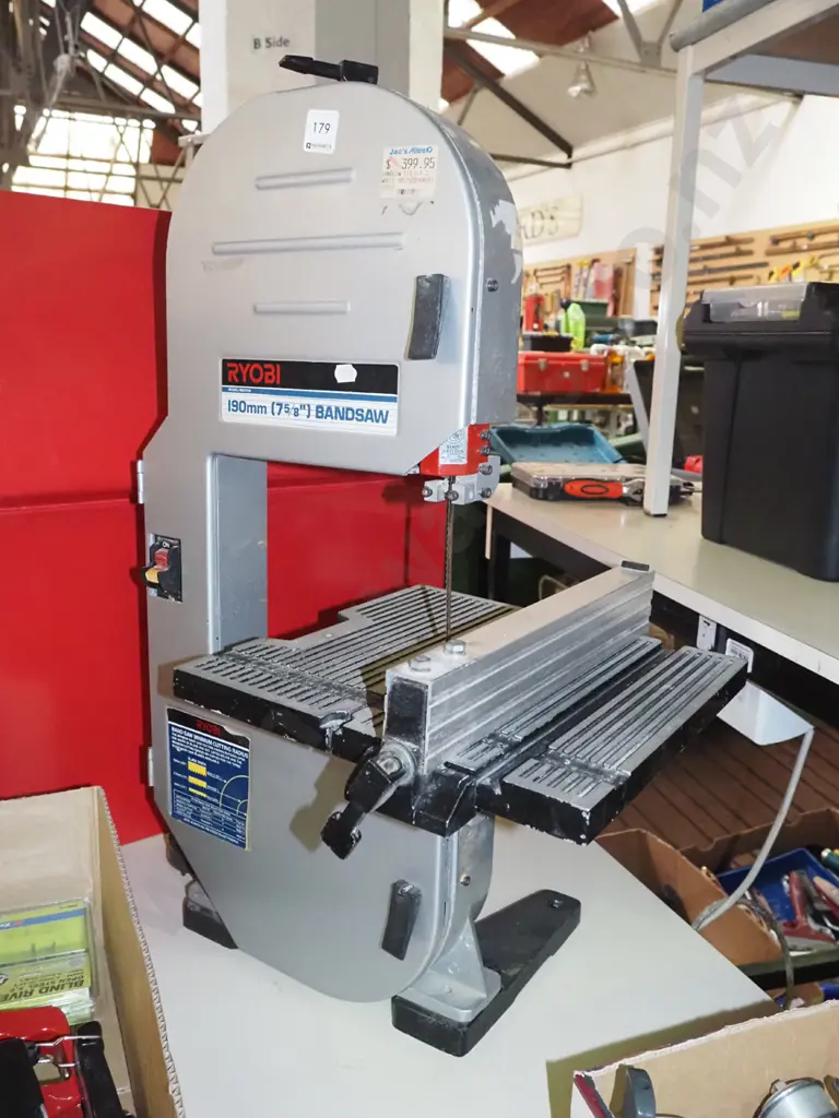 Ryobi 190mm band saw Image 1++
