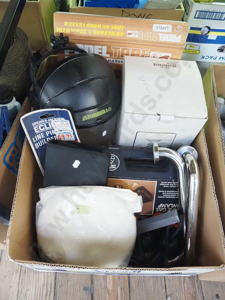 box; panel tape, protective mask, file set, light fitting etc Image 1++
