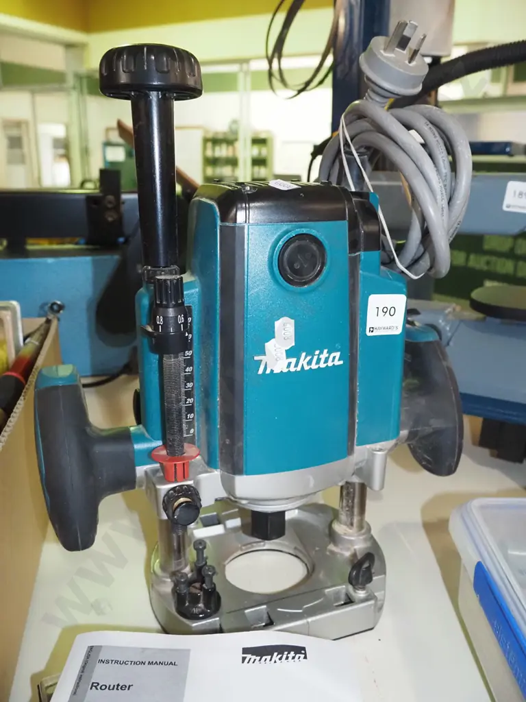 Makita plunge router, instructions and accessories Image 1++