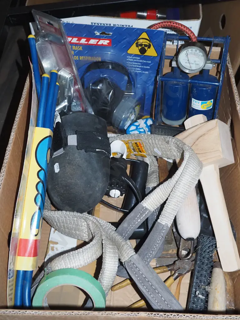 box; foot pumps, webb slings, respirator mask etc Image 1++
