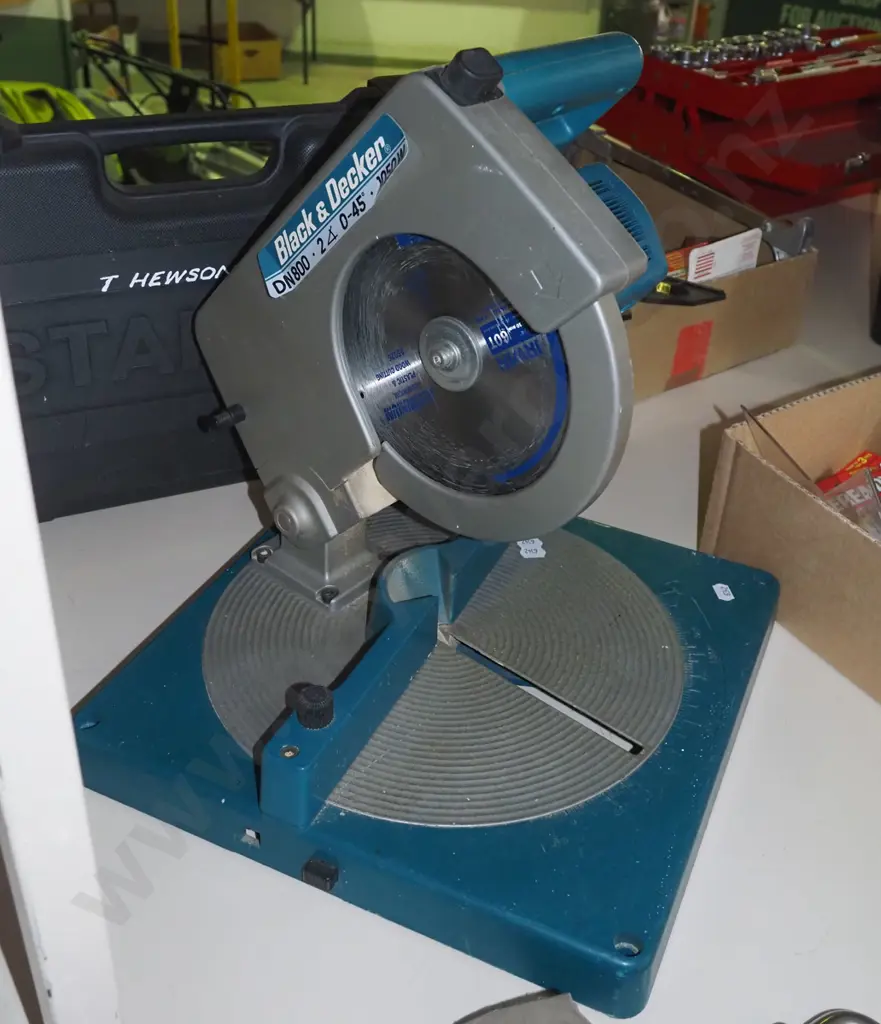 Black & Decker mitre saw Image 1++