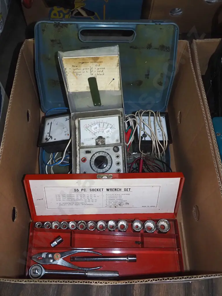 box; part socket wrench set, amp meters Image 1++