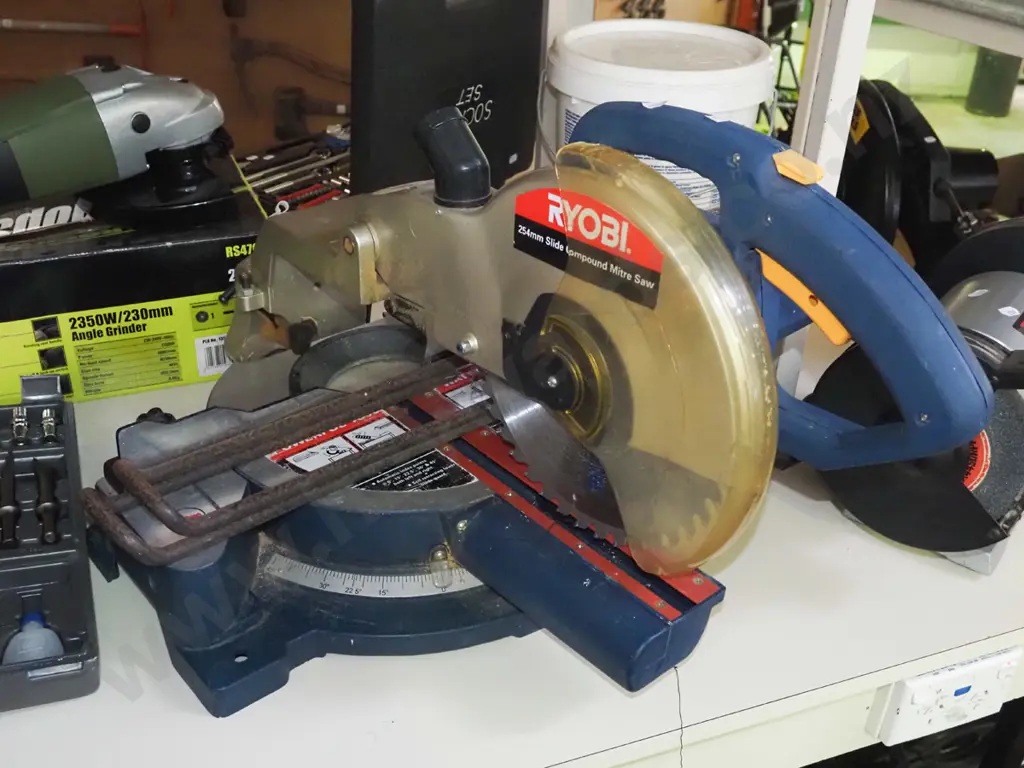 Ryobi 254mm compound mitre saw Image 1++