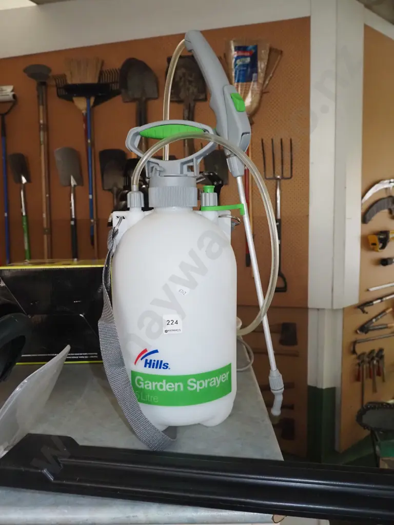 Hills 5L garden sprayer Image 1++