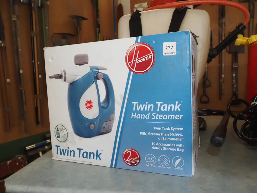 Hoover twin tank hand steamer Image 1++