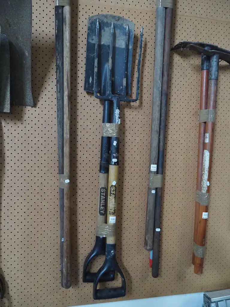 Stanley garden spade and fork Image 1++