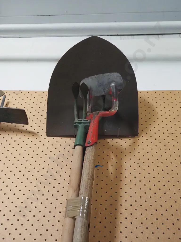 shovel, cultivator, hoe Image 1++
