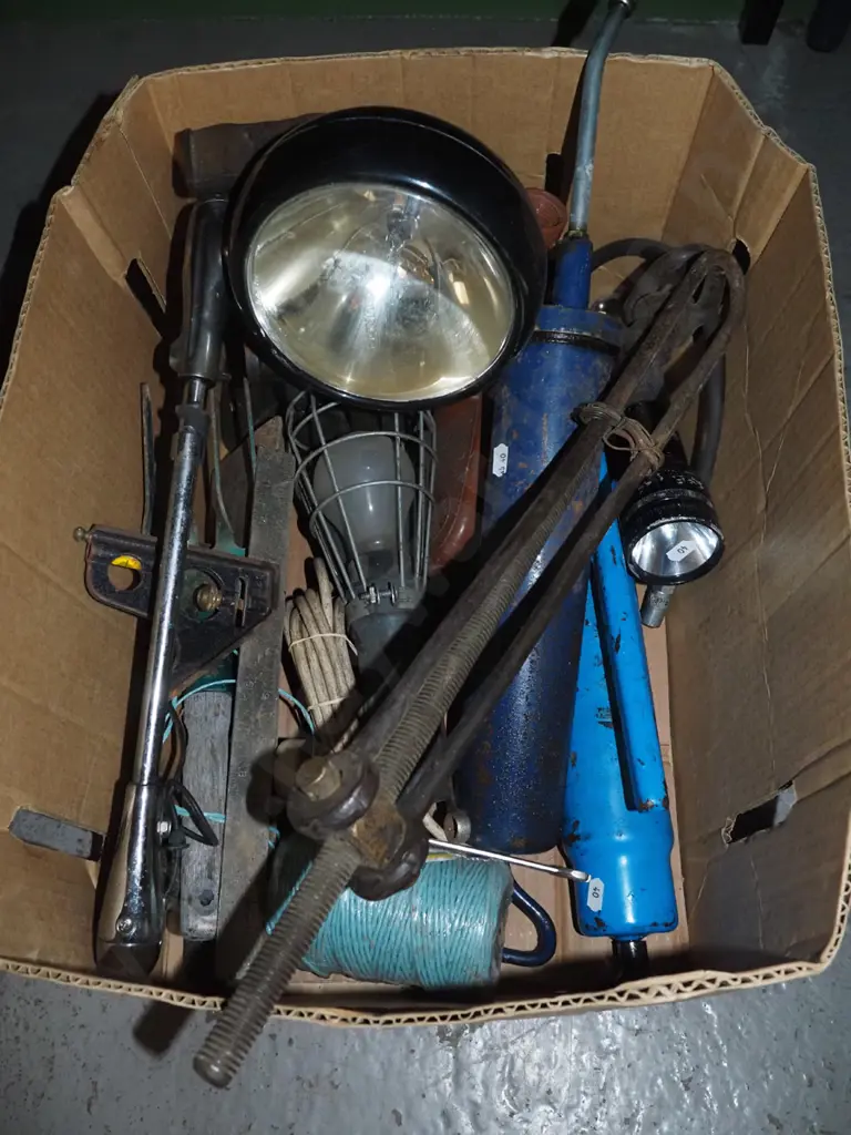 box; trouble light, grease gun, torch etc Image 1++