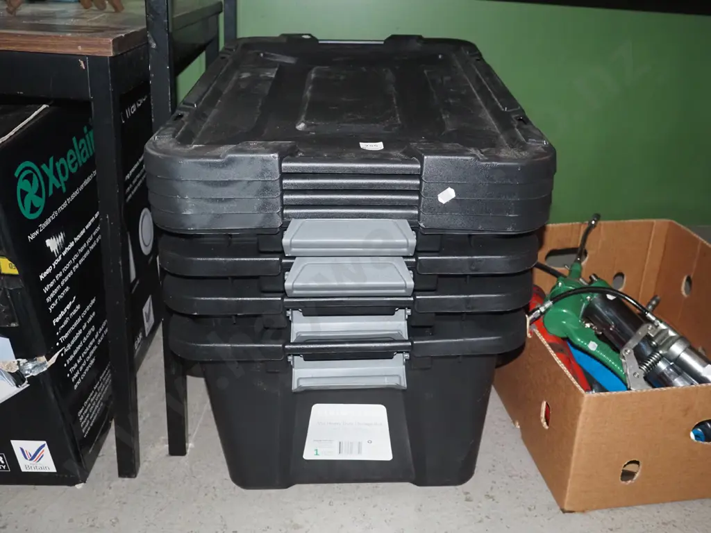 4x  55L heavy duty storage crates with lids Image 1++