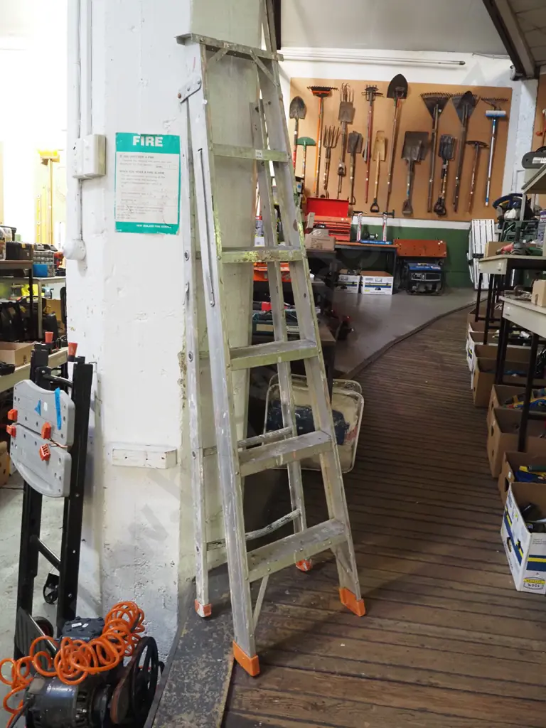 aluminium 5 step ladder Image 1++