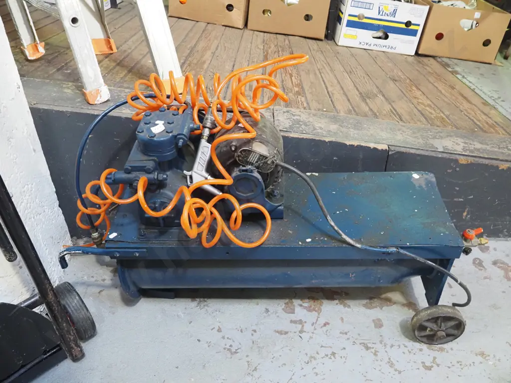 vintage air compressor Image 1++