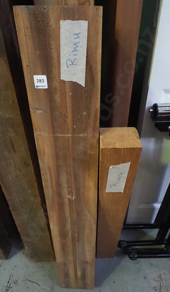 2x lengths of rimu L-1000 Image 1++