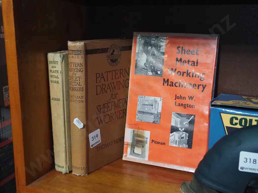 3x vintage sheet metal manuals Image 1++