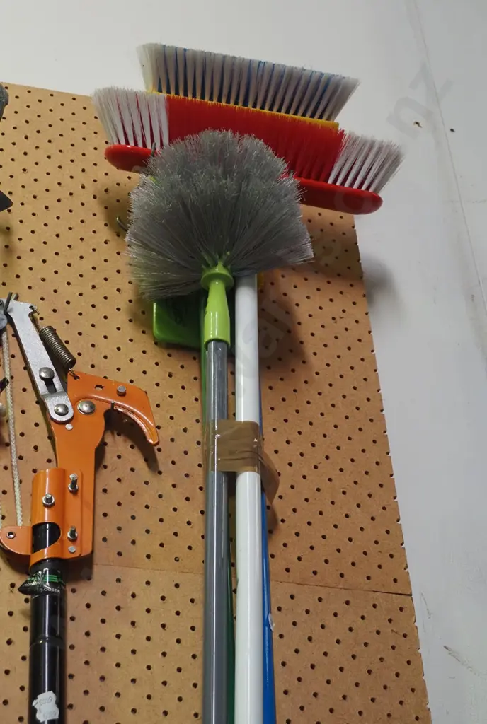broom, duster, telescopic mop Image 1++