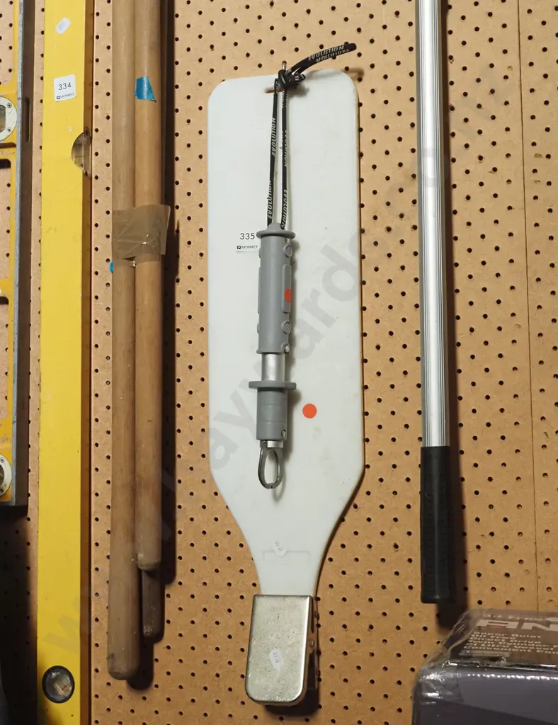 plastic fish filleting board, fish lip gripper Image 1++