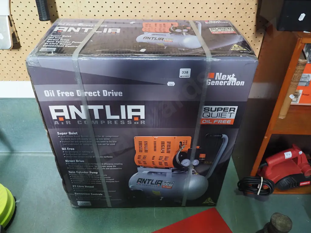 boxed as new Antila oil free air compressor Image 1++