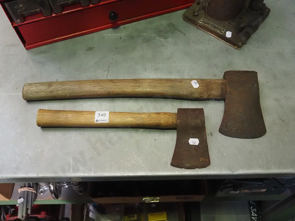 2x vintage hatchets Image 1++
