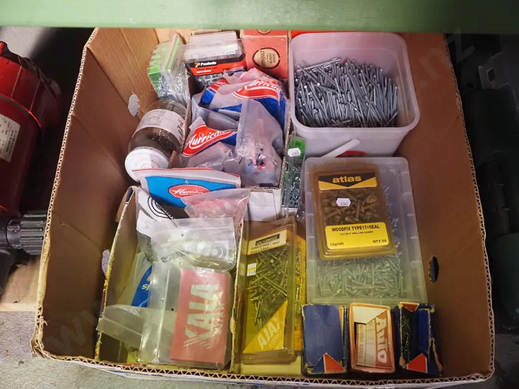 box of nails and screws Image 1++