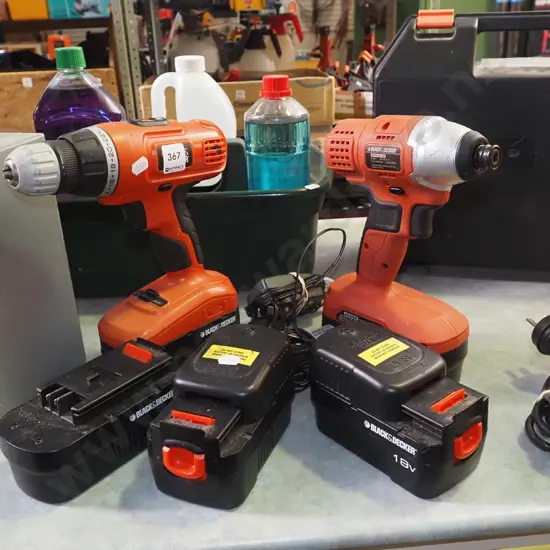 Black & Decker 18V drill, impact driver, 5x batteries, 2x chargers