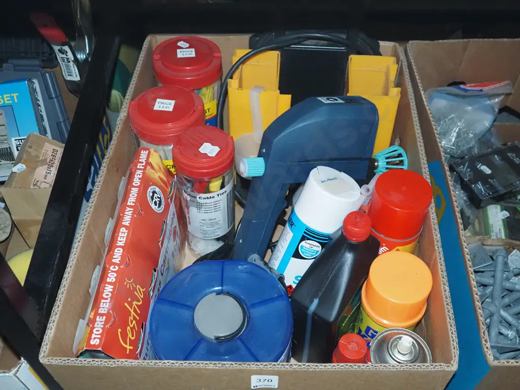 box; Kambrook drill tidy, spray gun, cable ties, butane cartridges etc Image 1++