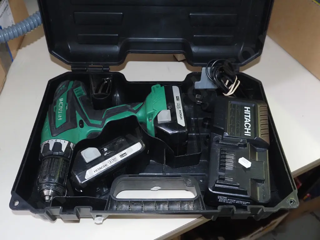 Hitachi 18v battery drill - 2x batteries and charger Image 1++