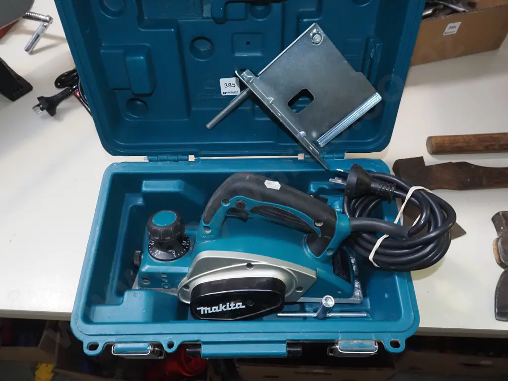 Makita electric planer Image 1++