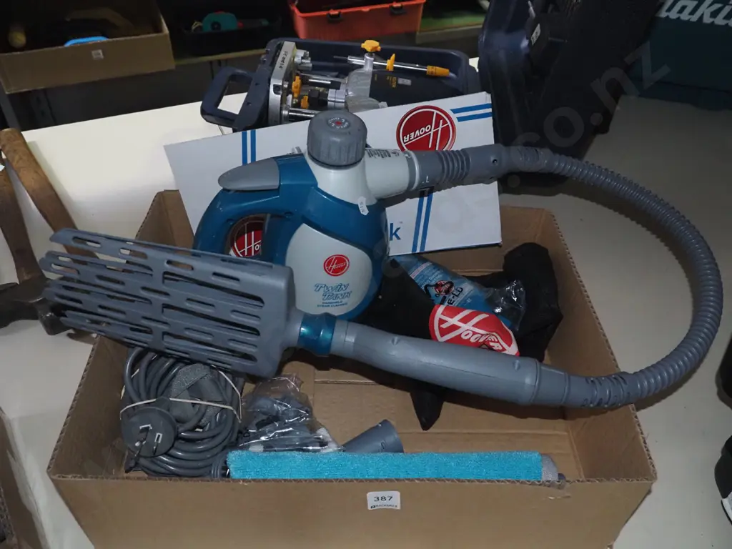 Hoover twin tank steam cleaner and accessories Image 1++