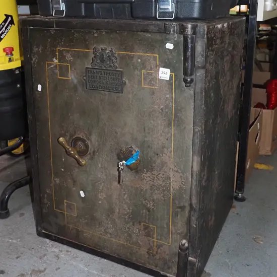 Tann's trusty bent steel safe - London Fileds, London - internal lock box with key