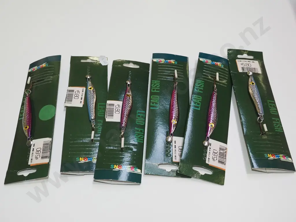 box of as new fishing lures Image 1++