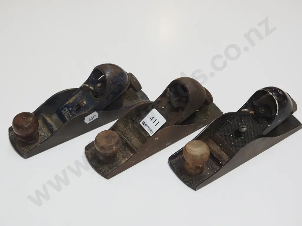 3x small bull nose hand planes Image 1++