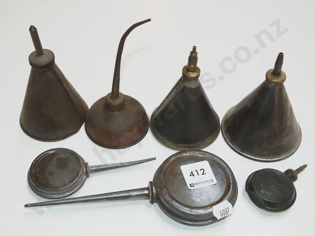 assorted small vintage oilers Image 1++