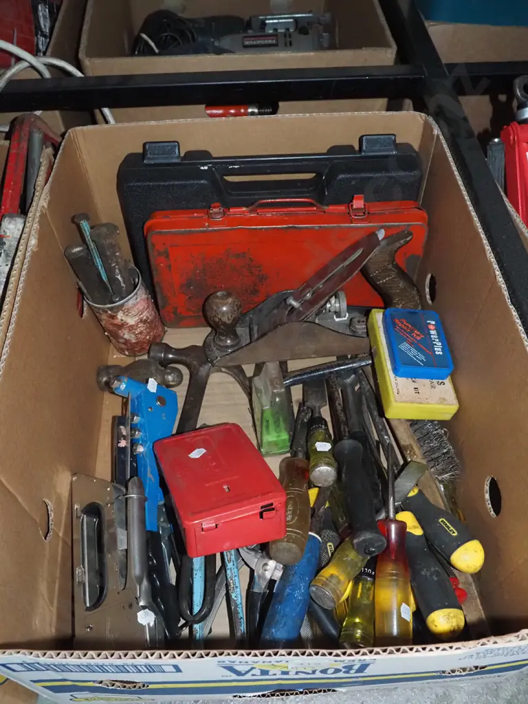 box; chisels, pop riveter, socket sets etc Image 1++