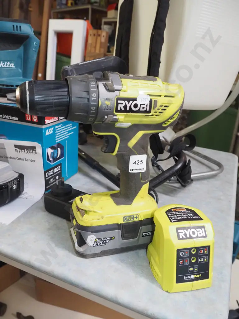 Ryobi 18V battery drill with battery and charger Image 1++