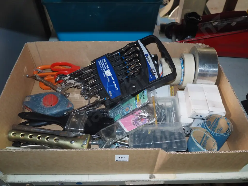box; scissors, paint brushes, scraper, screws etc Image 1++