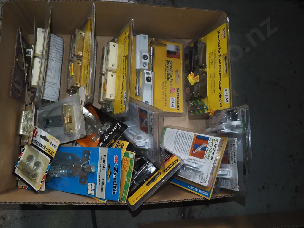 box of window bolts, restricters, lock sets etc Image 1++