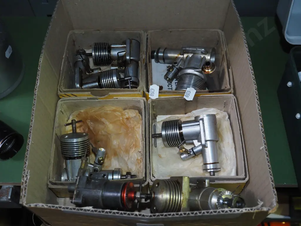 box of model plane engines Image 1++