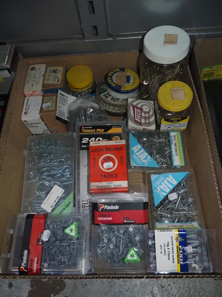 screws, nails, hooks etc Image 1++