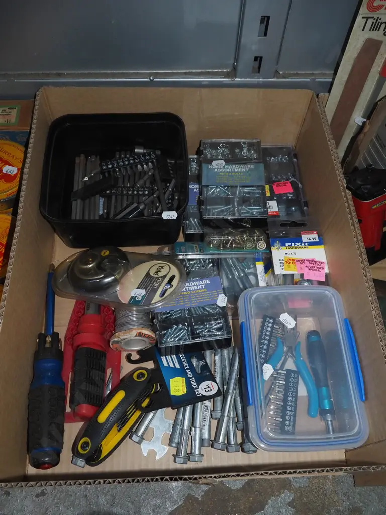box; screwdrivers, allen keys, screws etc Image 1++
