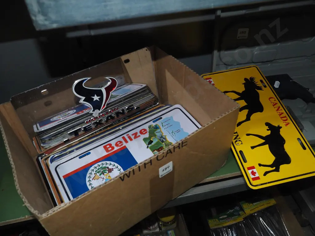 box; international reproduction license plates Image 1++