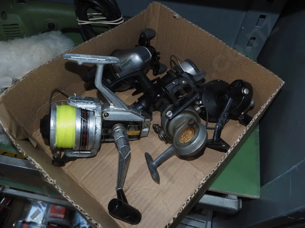 boxed 5 spinning reels Image 1++
