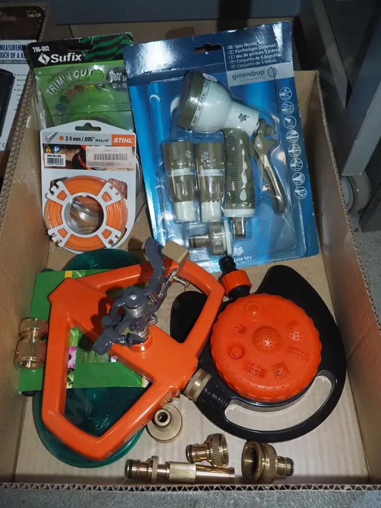 box; garden hose, sprinklers, hose attachment Image 1++