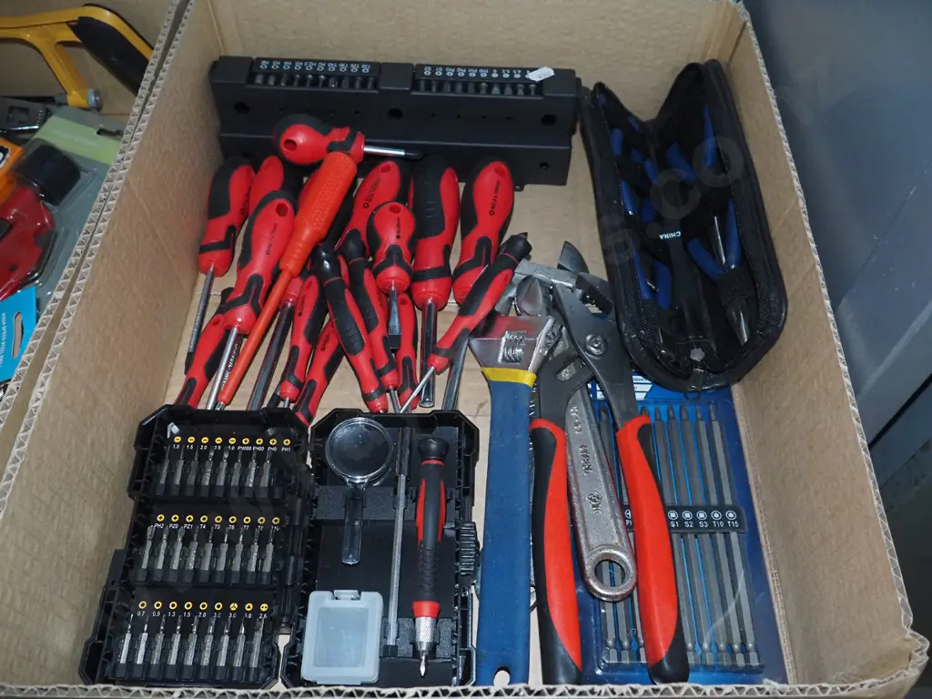 box; various drill drivers, screwdrivers, crescents etc Image 1++