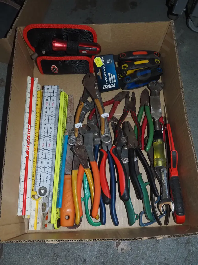 box; builder's rules, pliers, hex and torque key sets etc Image 1++