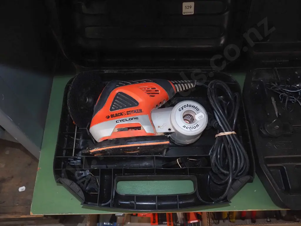 cased Black & Decker Cyclone orbital sander Image 1++