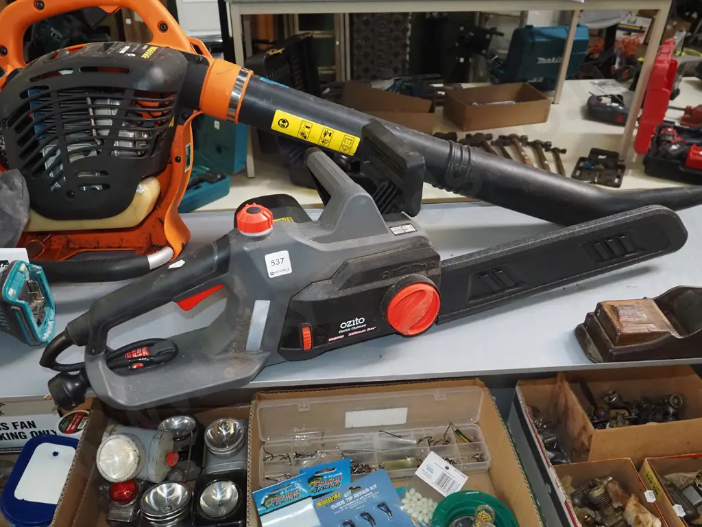 Ozito electric corded chainsaw Image 1++